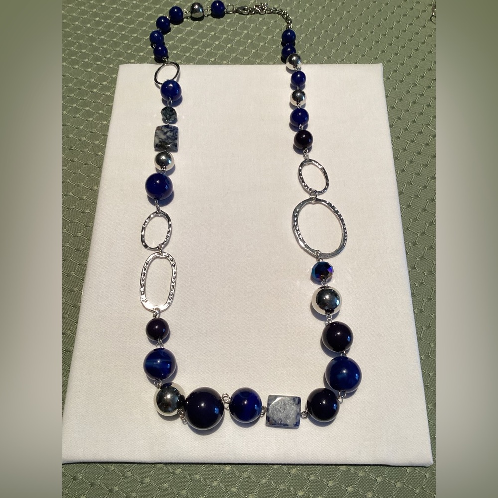 Costume Necklace in Shades of Blue and Silver